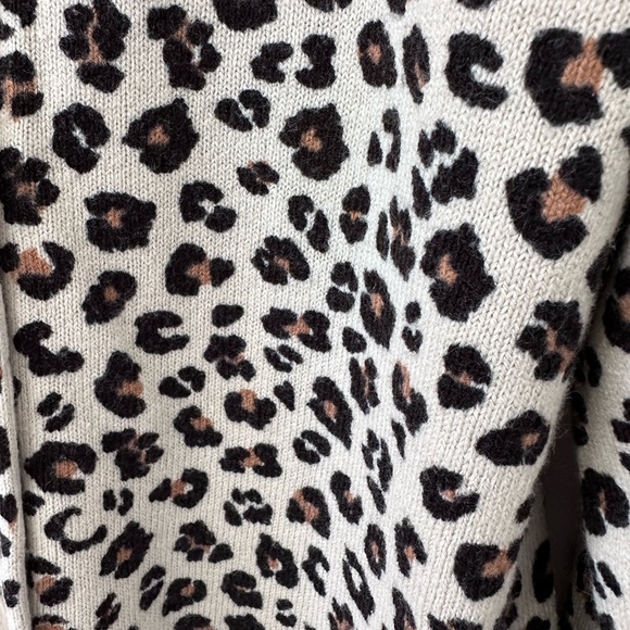 H&M Girl’s Animal Print Button-Down Sweater Cardigan - Size US 6-8Y - Picture 3 of 8